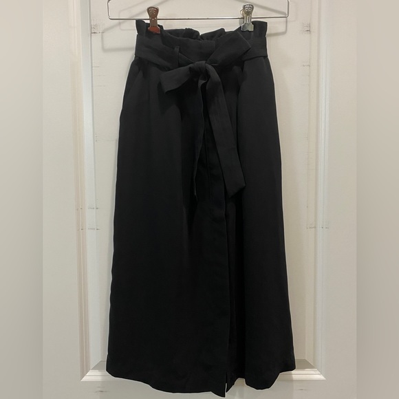 NWOT H&M High-Waisted Midi Skirt Size 0 - Picture 2 of 6